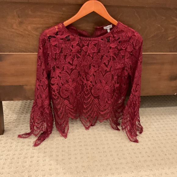 Elegant Lace Burgundy Top - Picture 1 of 2